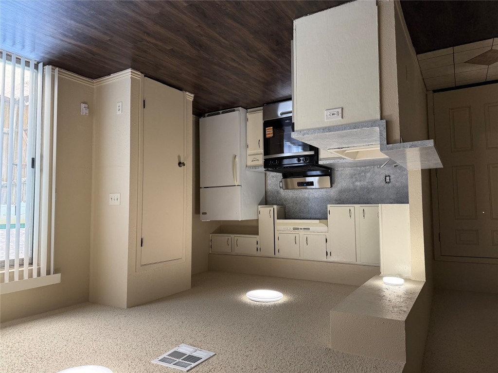 6910 S 1st Street B , Austin, TX, 78745 | 7361775 | Realty Texas LLC