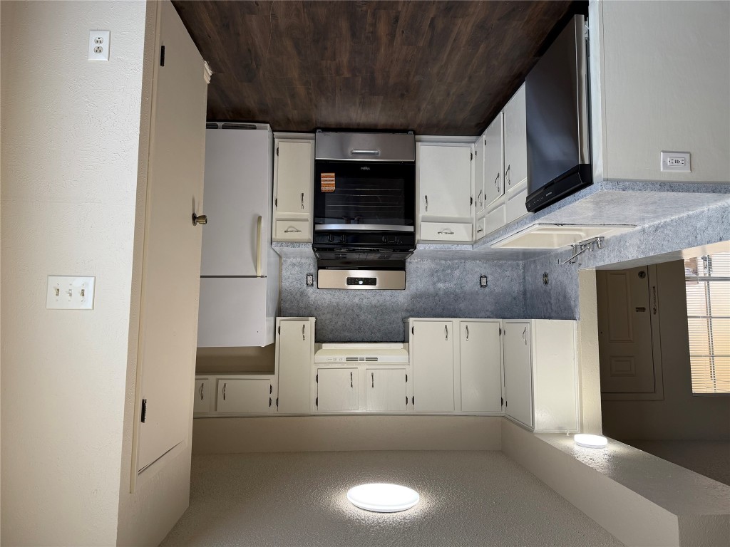 6910 S 1st Street B , Austin, TX, 78745 | 7361775 | Realty Texas LLC