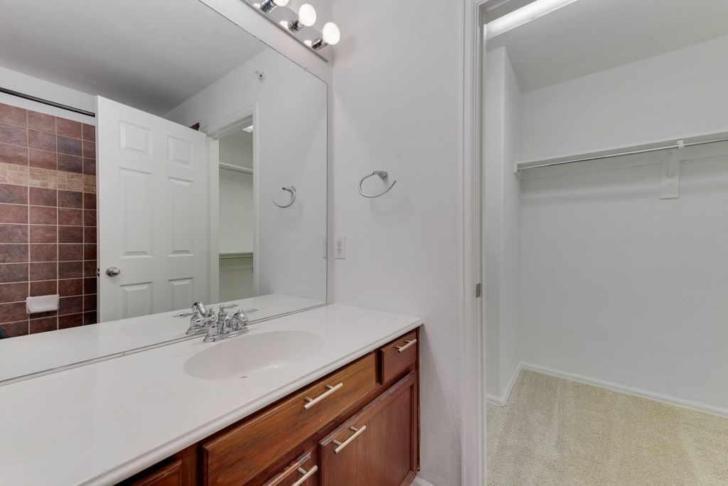 317 Legends Drive , Lewisville, TX, 75057 | 20942854 | Realty Texas LLC