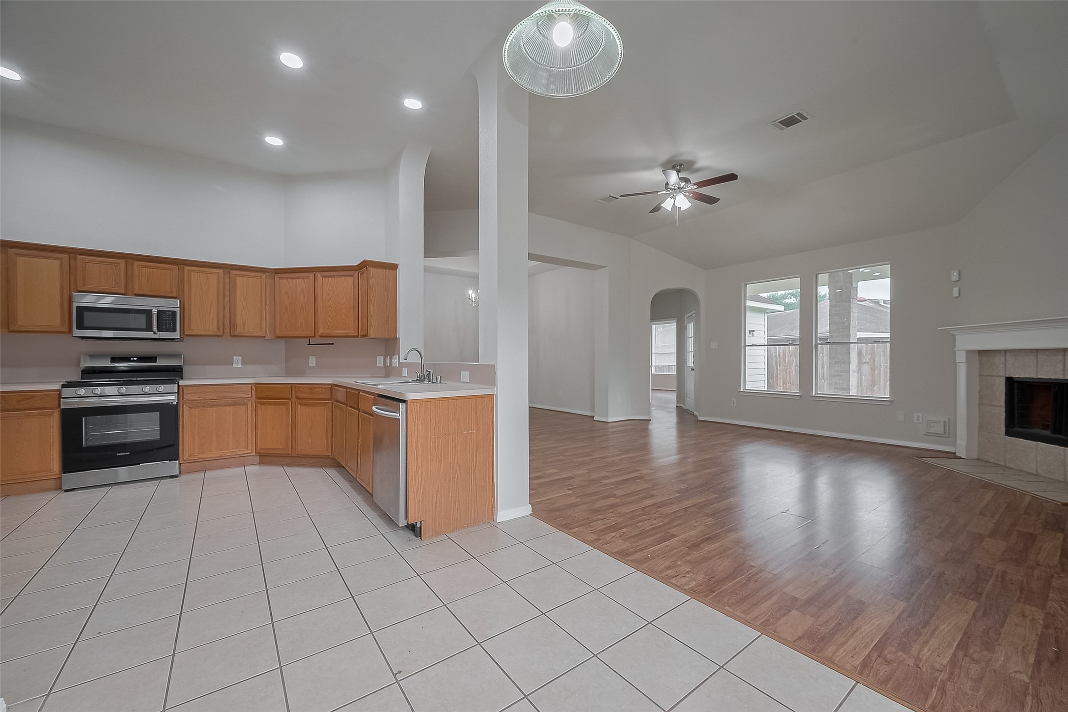 7407 Breda Drive , Baytown, TX, 77521 | 33445323 | Realty Texas LLC