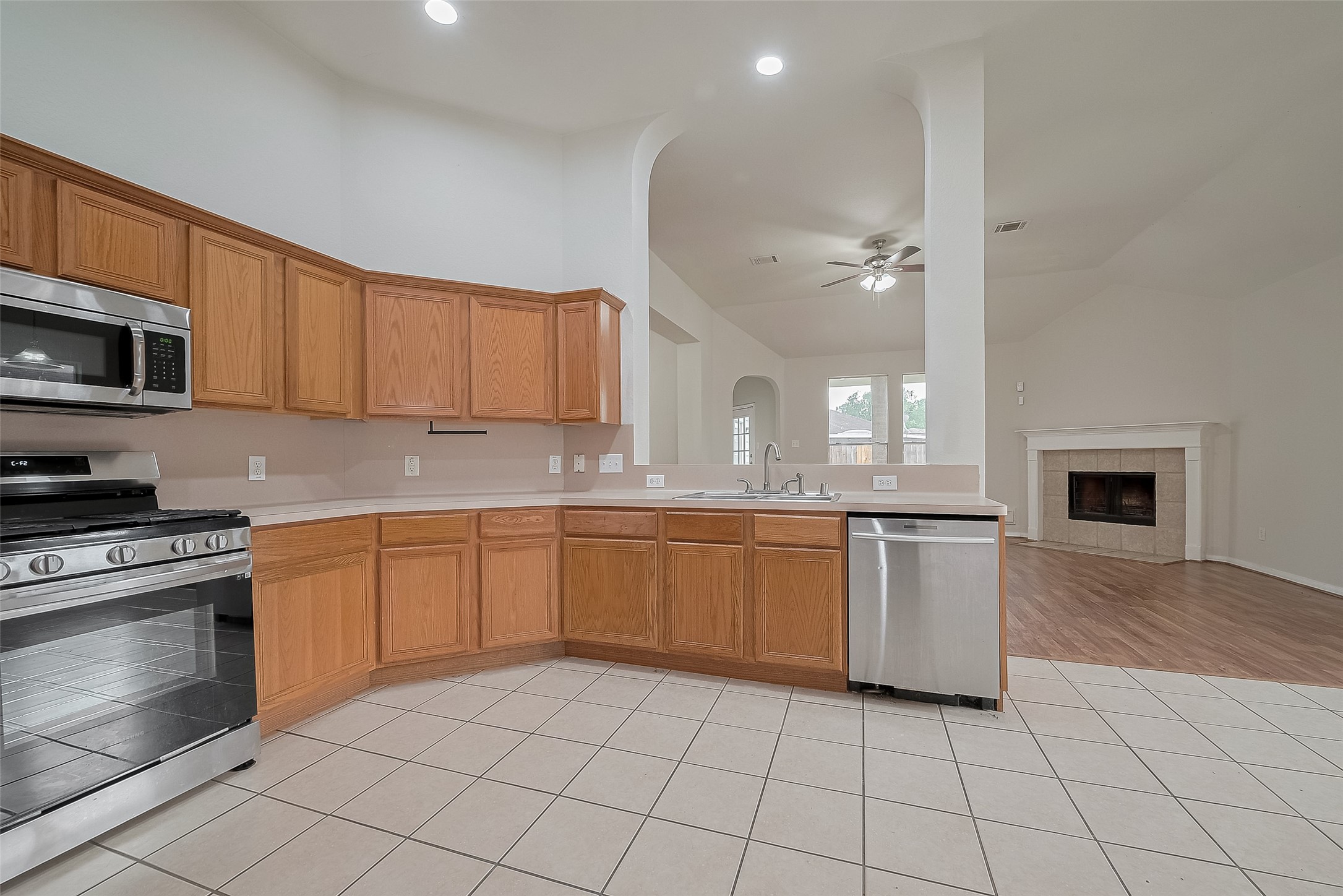 7407 Breda Drive , Baytown, TX, 77521 | 33445323 | Realty Texas LLC