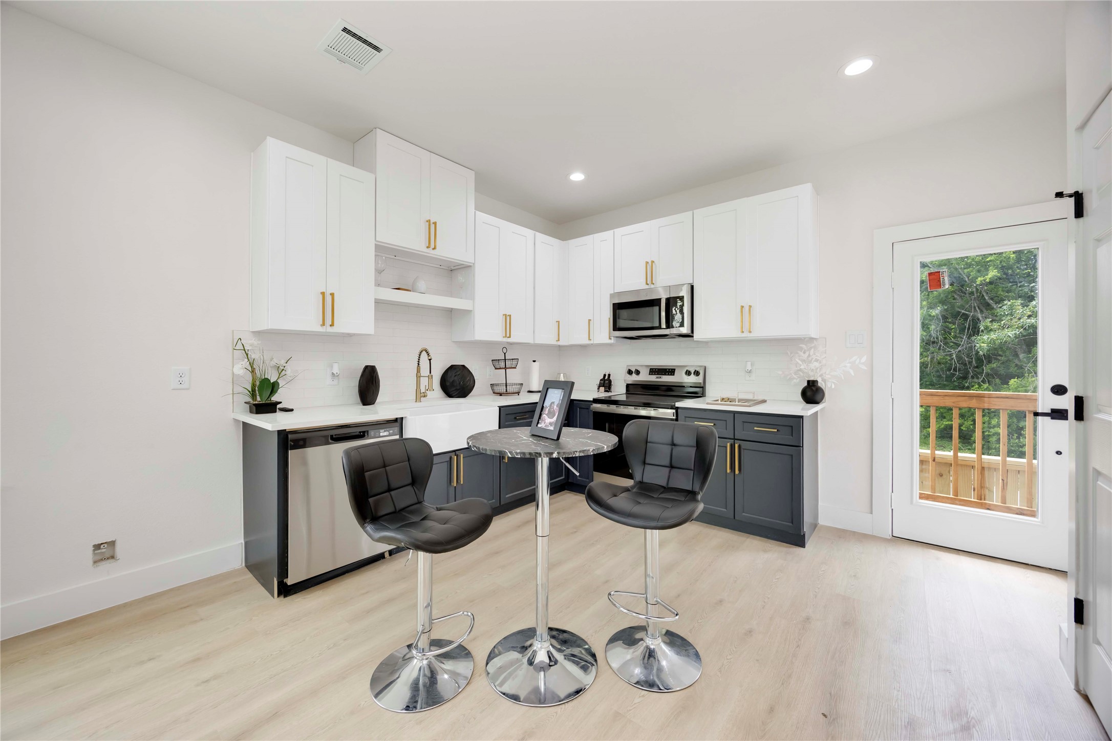 2110 - 2112 Des Chaumes Street , Houston, TX, 77026 | 53940585 | Realty Texas LLC