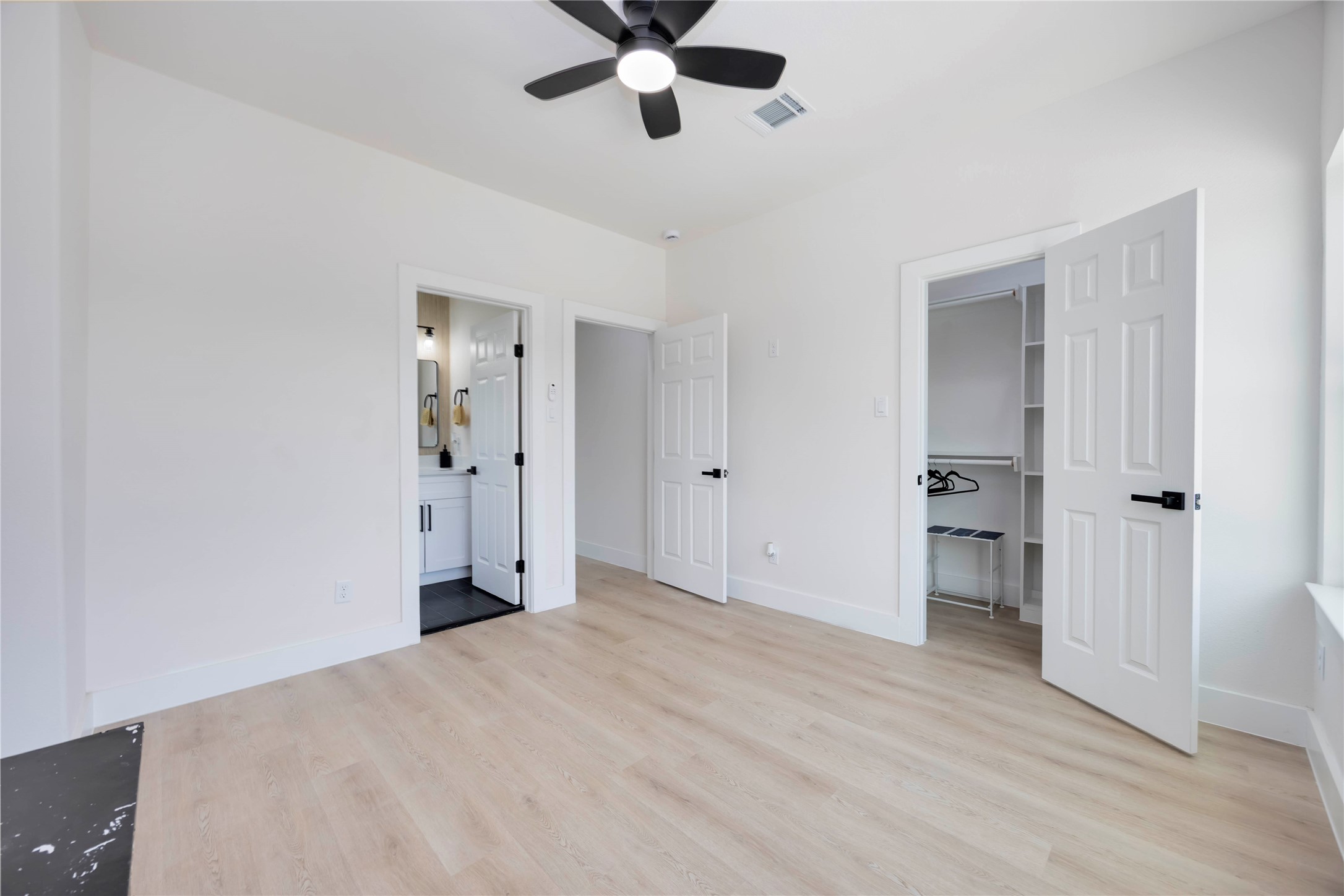 2110 - 2112 Des Chaumes Street , Houston, TX, 77026 | 53940585 | Realty Texas LLC