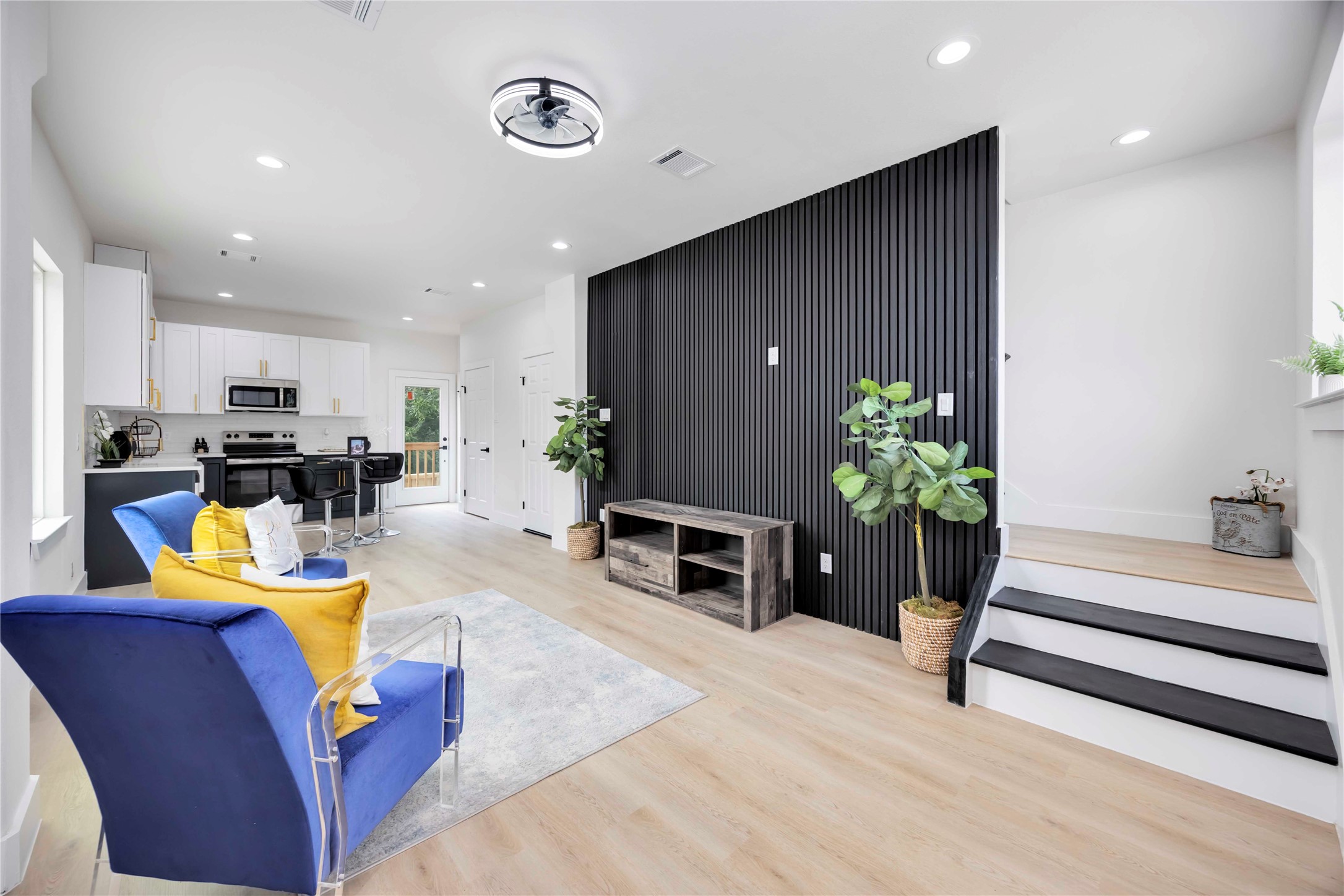 2110 - 2112 Des Chaumes Street , Houston, TX, 77026 | 53940585 | Realty Texas LLC