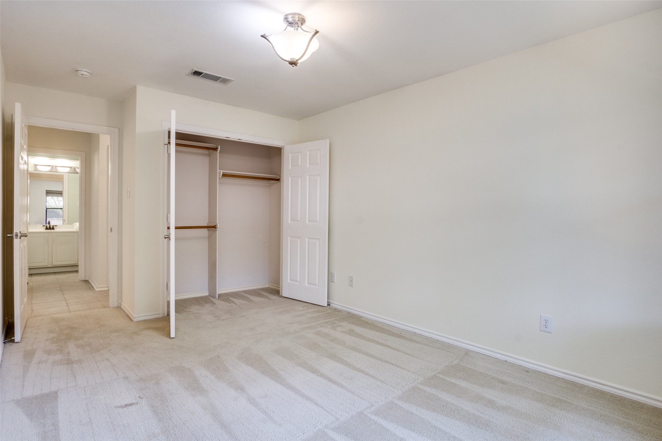 1112 Forest Creek Street , Benbrook, TX, 76126 | 20929349 | Realty Texas LLC