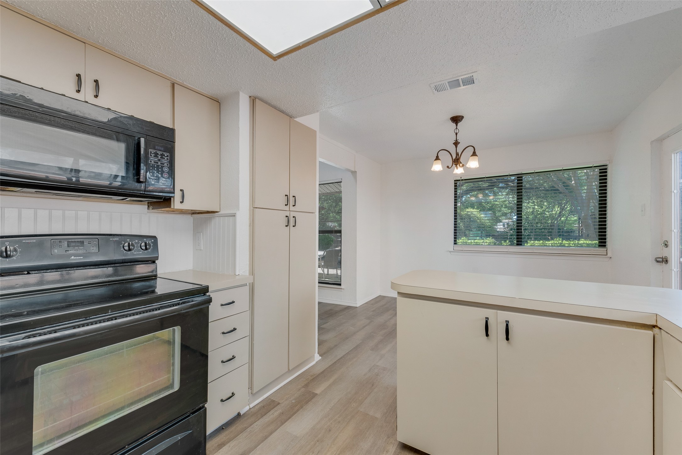 43 Merrie Circle , Richardson, TX, 75081 | 20950778 | Realty Texas LLC