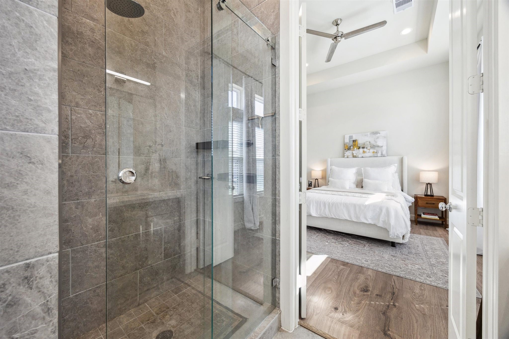 809 Burton Landing Lane , Houston, TX, 77008 | 33438715 | Realty Texas LLC