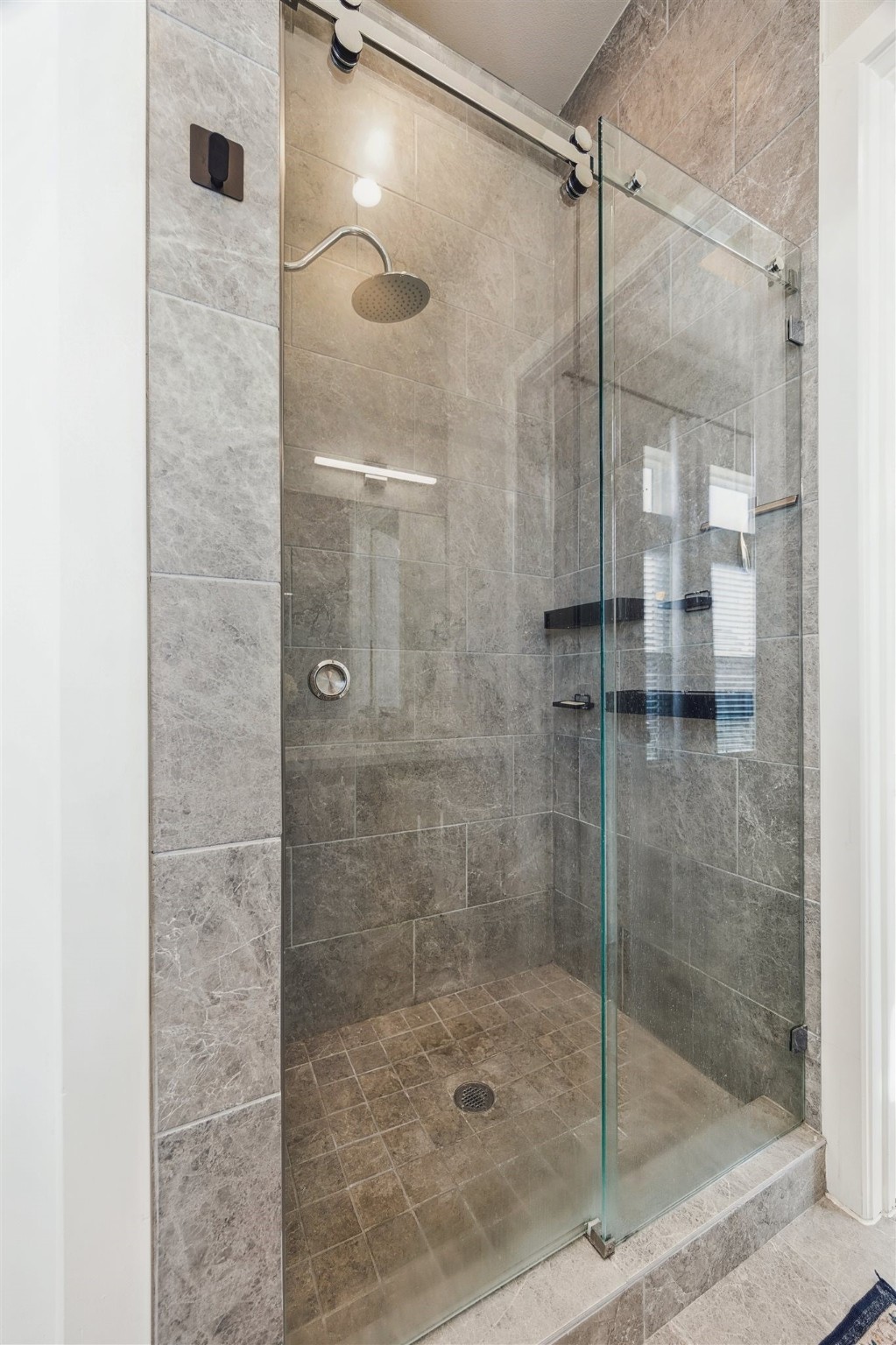 809 Burton Landing Lane , Houston, TX, 77008 | 33438715 | Realty Texas LLC