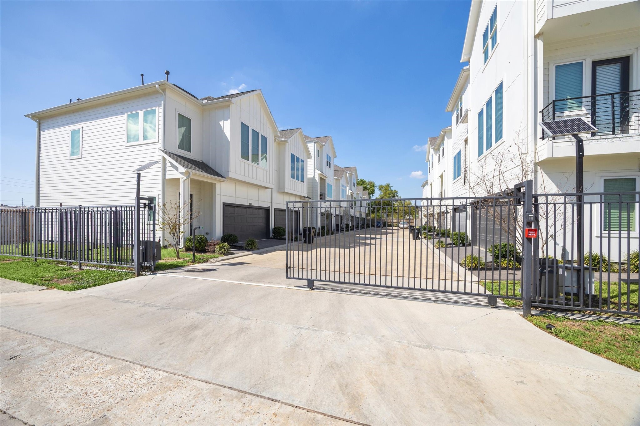 809 Burton Landing Lane , Houston, TX, 77008 | 33438715 | Realty Texas LLC