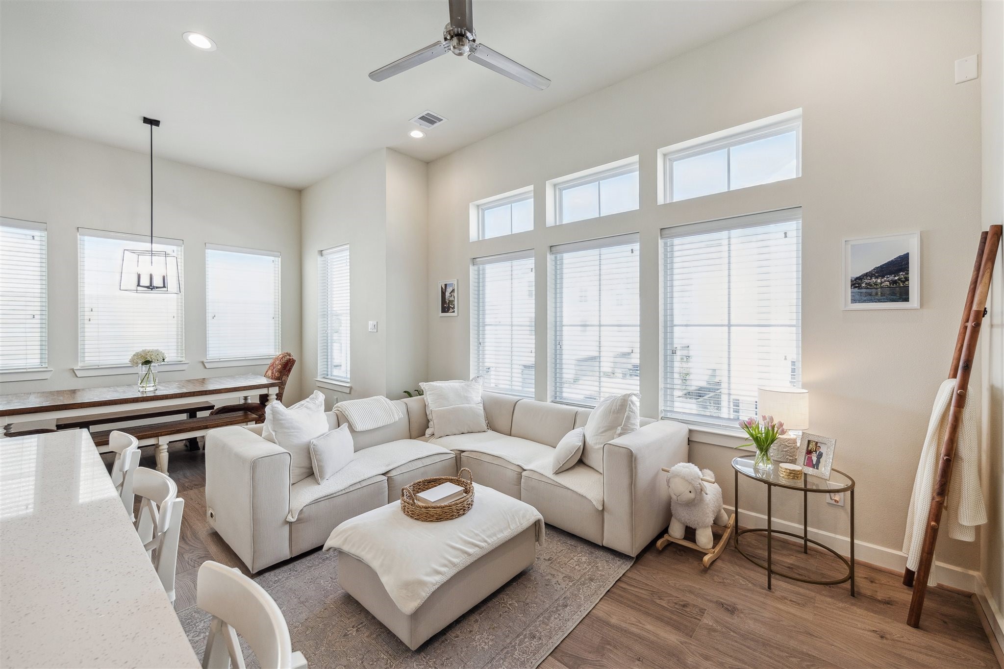 809 Burton Landing Lane , Houston, TX, 77008 | 33438715 | Realty Texas LLC