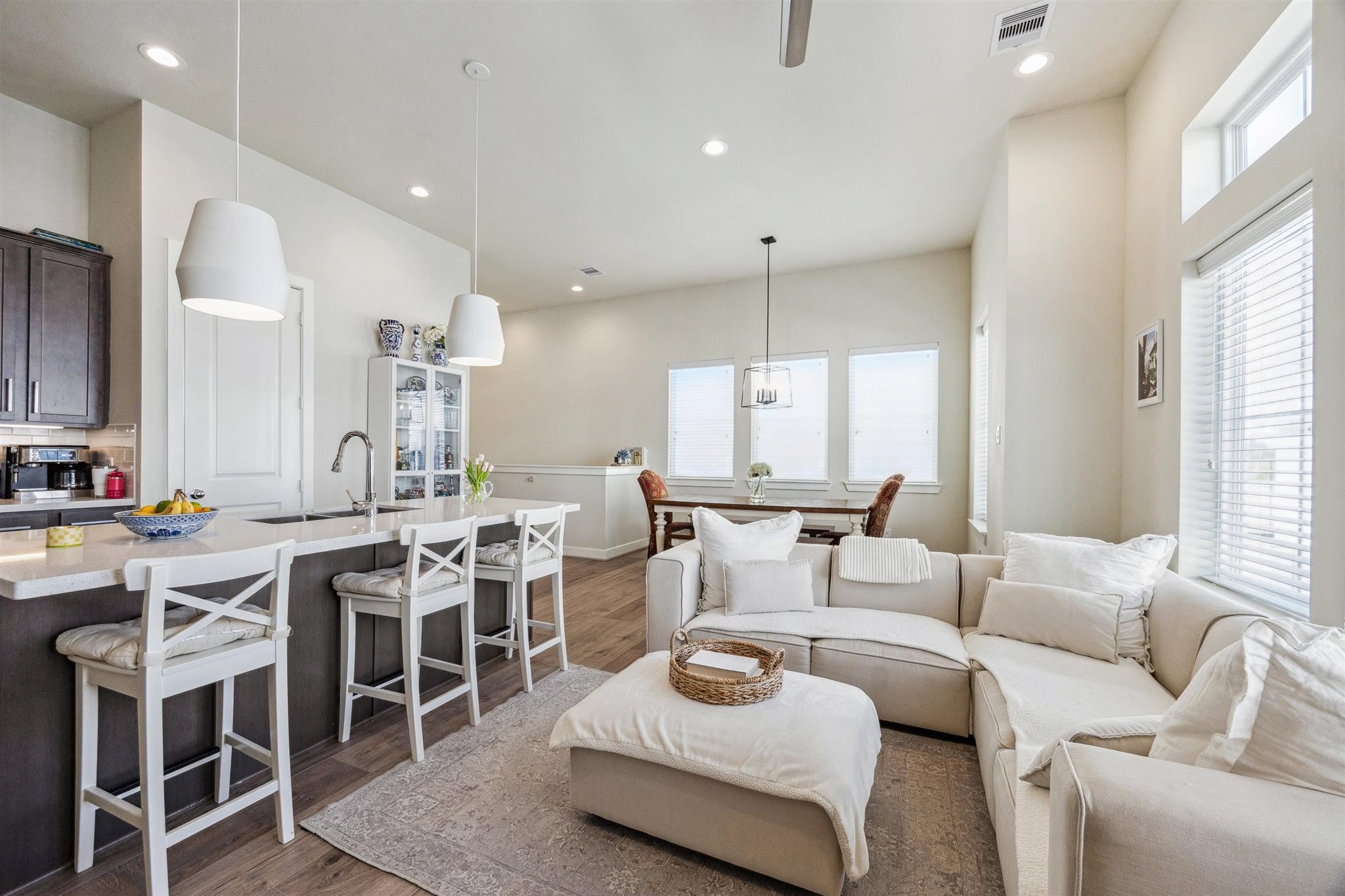 809 Burton Landing Lane , Houston, TX, 77008 | 33438715 | Realty Texas LLC
