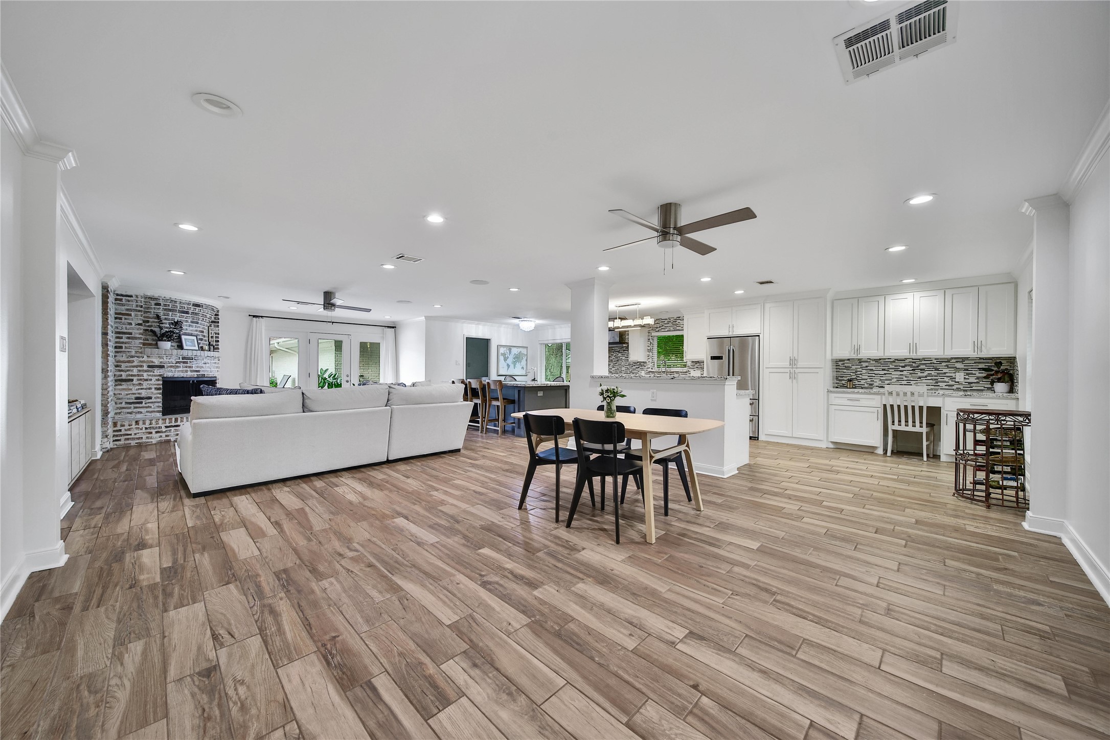 963 Thornton Road , Houston, TX, 77018 | 57349003 | Realty Texas LLC