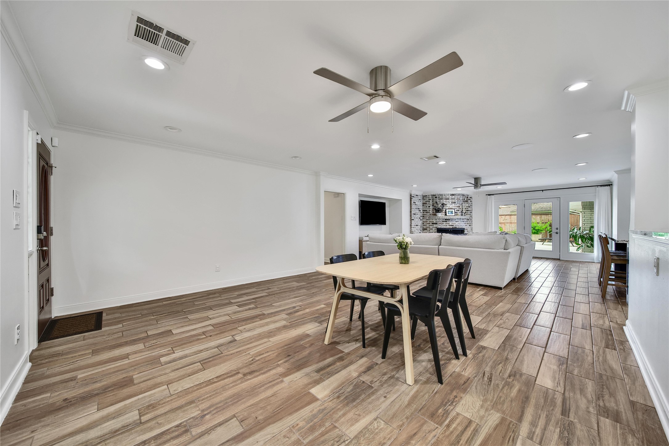 963 Thornton Road , Houston, TX, 77018 | 57349003 | Realty Texas LLC