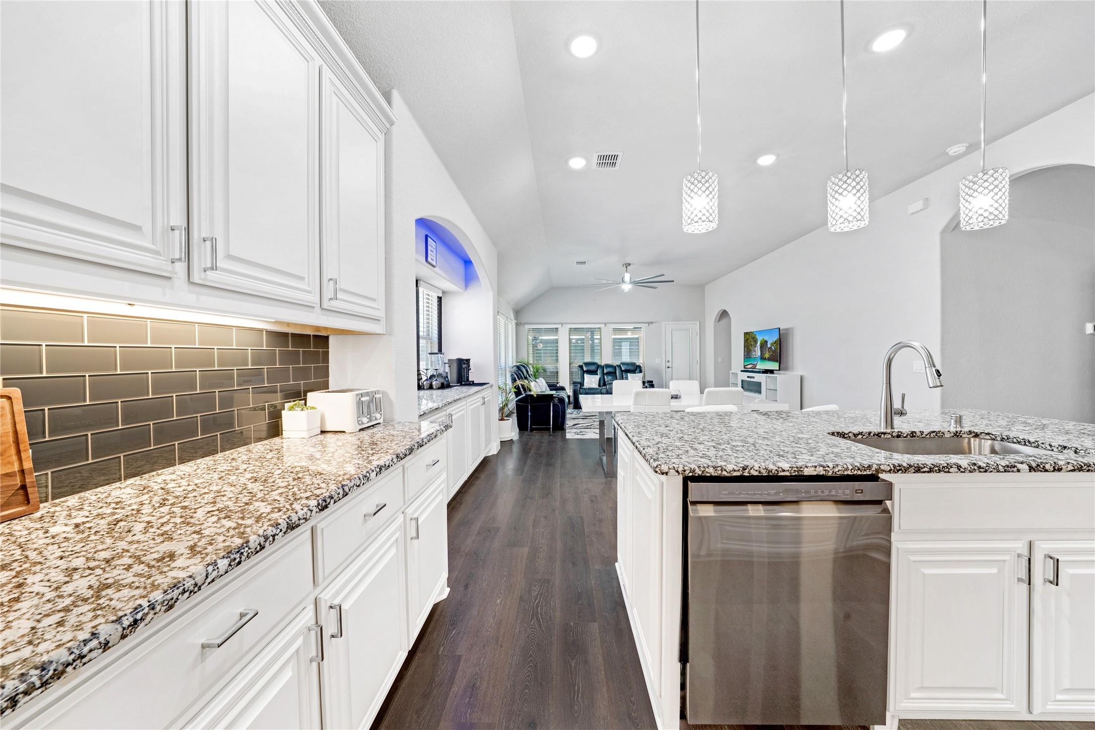 558 Lily Street , Crowley, TX, 76036 | 20948934 | Realty Texas LLC