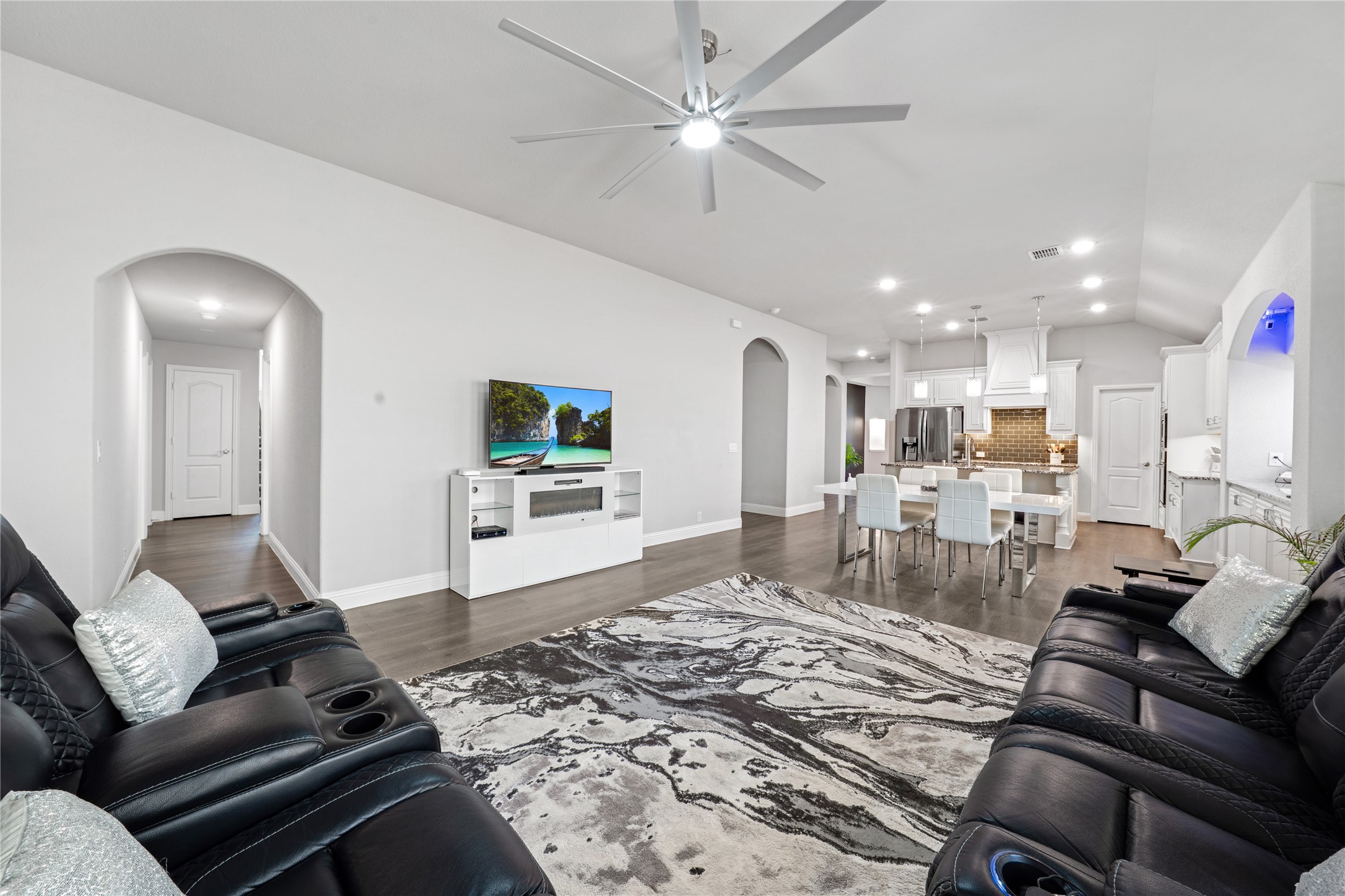 558 Lily Street , Crowley, TX, 76036 | 20948934 | Realty Texas LLC