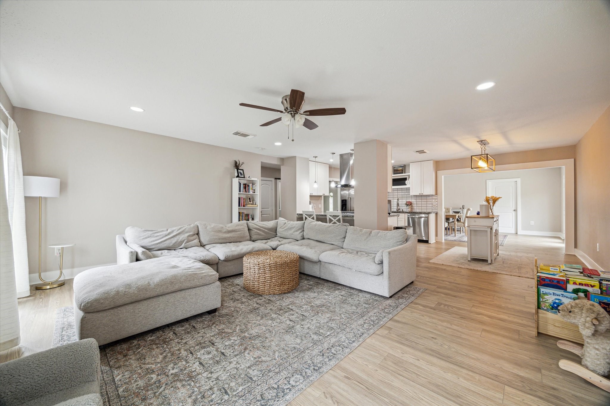 15818 Acapulco Drive, Jersey Village, TX, 77040 | 3918888 | Realty Texas LLC