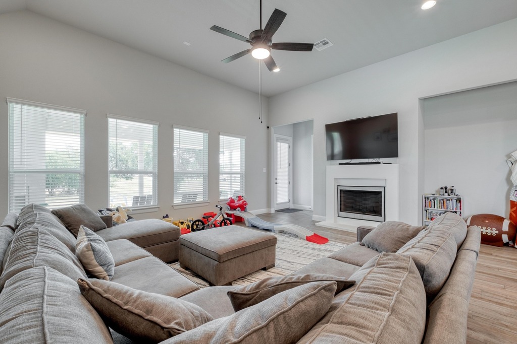 441 Double Eagle Ranch Drive , Cedar Creek, TX, 78612 | 1449574 | Realty Texas LLC