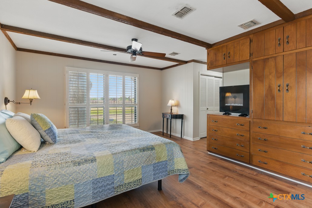 701 W Steele Street , Smiley, TX, 78159 | 581512 | Realty Texas LLC