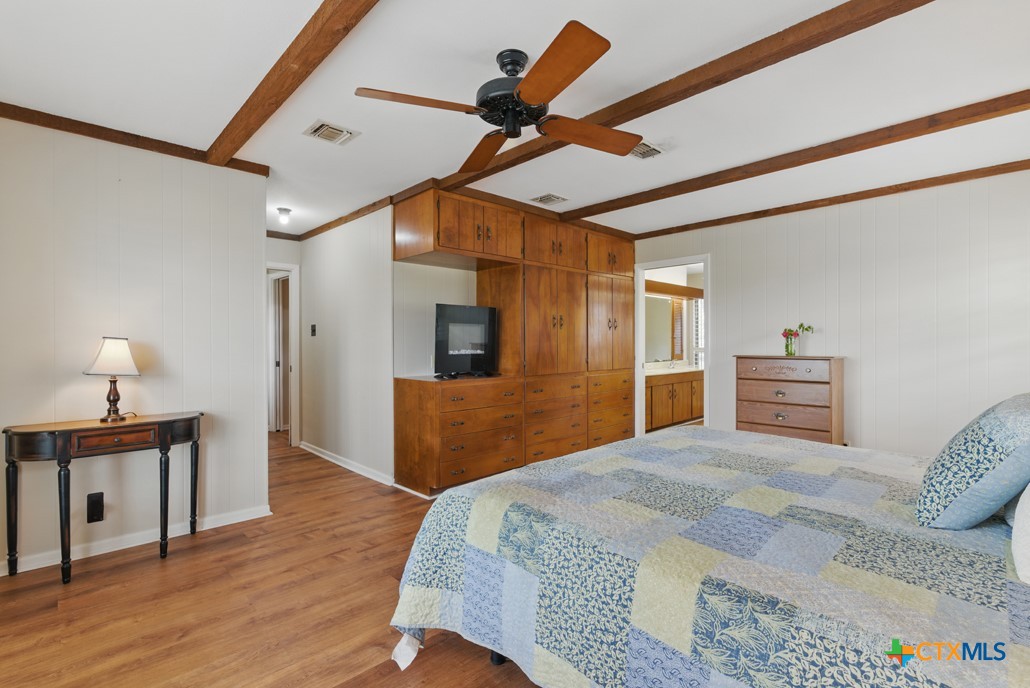 701 W Steele Street , Smiley, TX, 78159 | 581512 | Realty Texas LLC