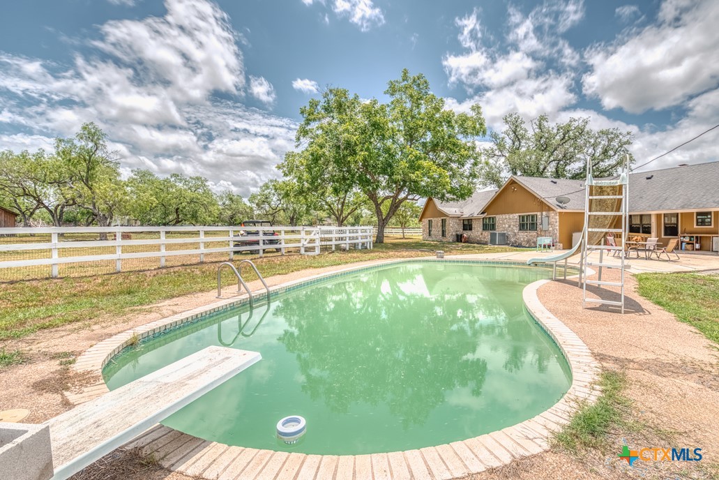 701 W Steele Street , Smiley, TX, 78159 | 581512 | Realty Texas LLC