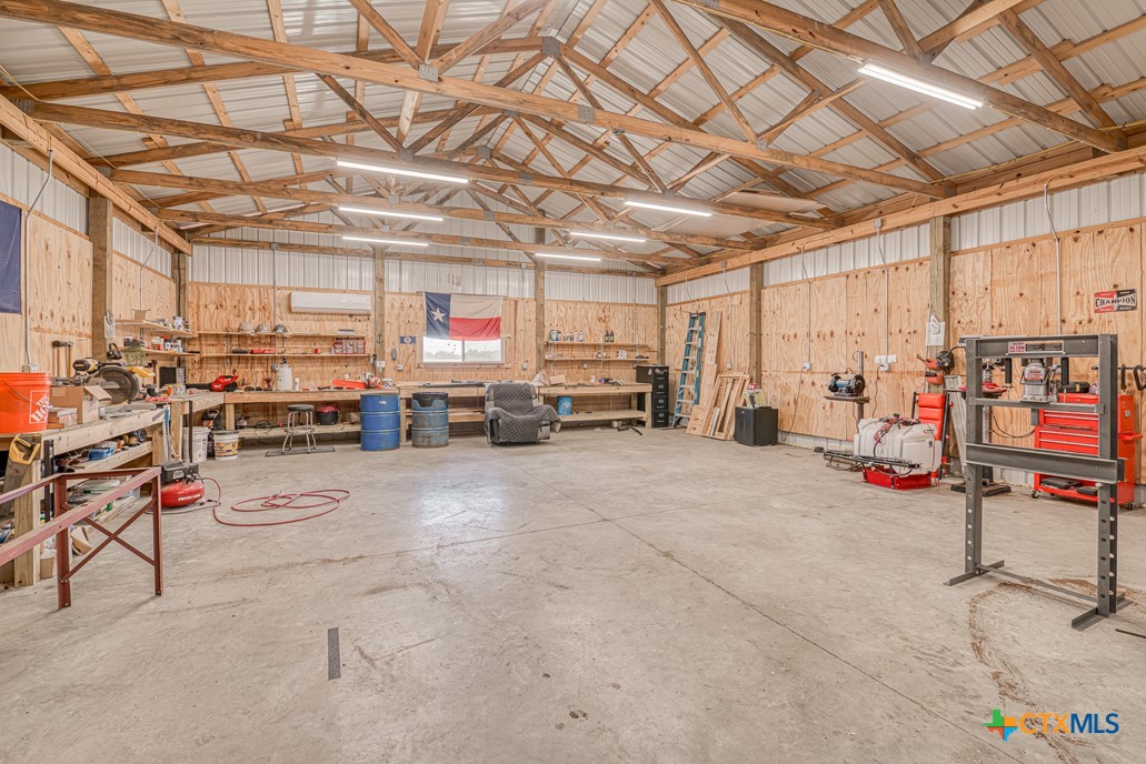 701 W Steele Street , Smiley, TX, 78159 | 581512 | Realty Texas LLC