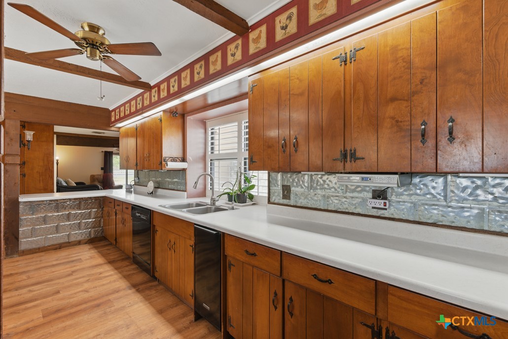 701 W Steele Street , Smiley, TX, 78159 | 581512 | Realty Texas LLC