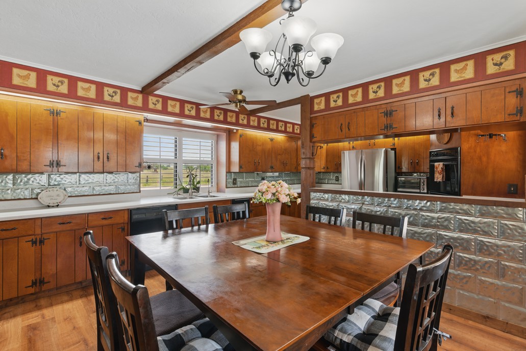 701 W Steele Street , Smiley, TX, 78159 | 8766339 | Realty Texas LLC