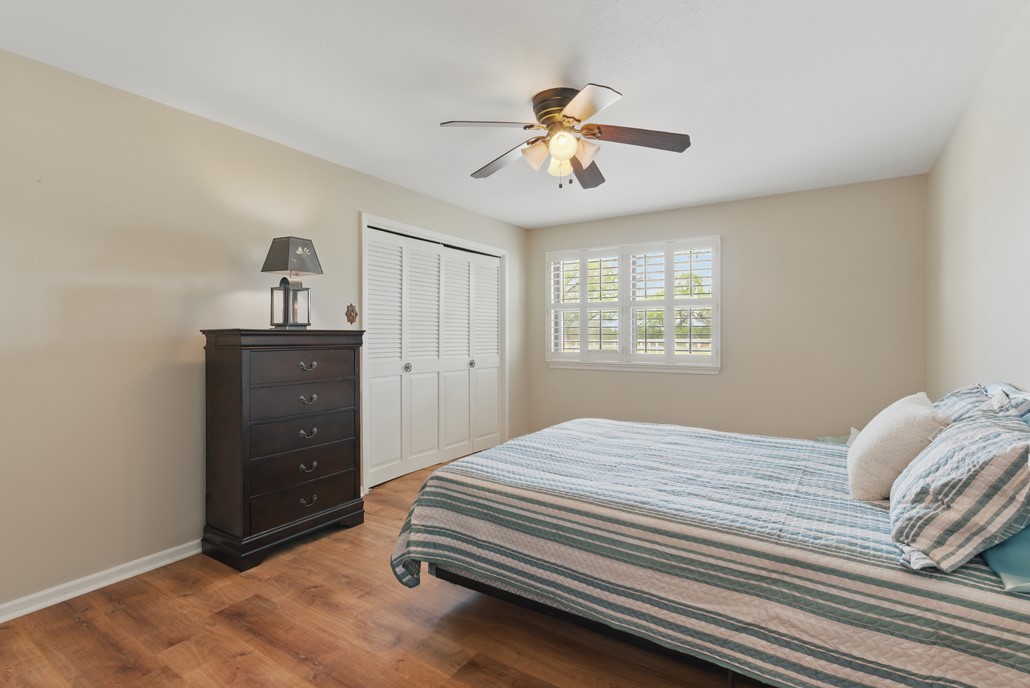 701 W Steele Street , Smiley, TX, 78159 | 8766339 | Realty Texas LLC