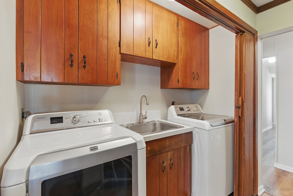 701 W Steele Street , Smiley, TX, 78159 | 8766339 | Realty Texas LLC