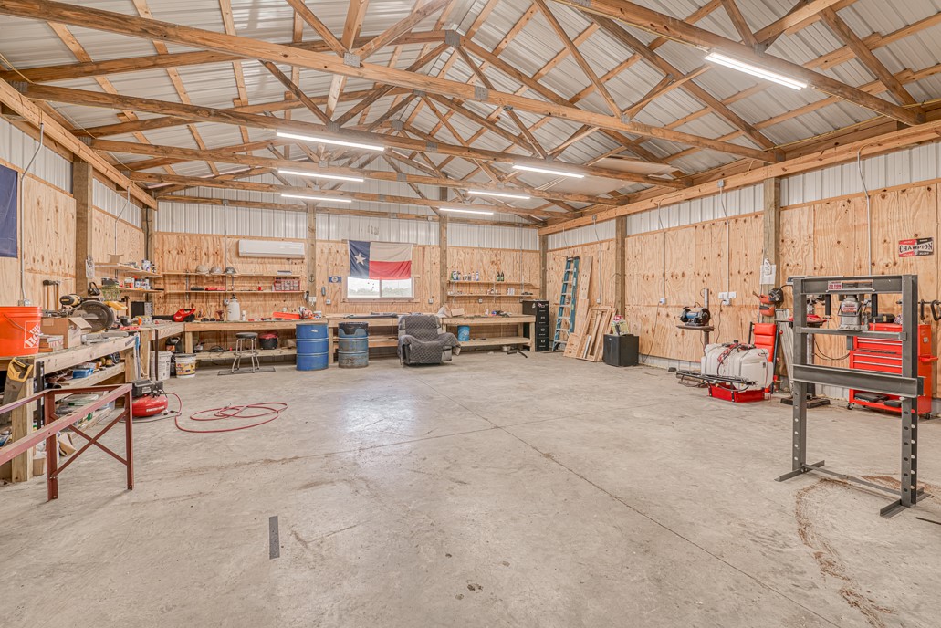 701 W Steele Street , Smiley, TX, 78159 | 8766339 | Realty Texas LLC