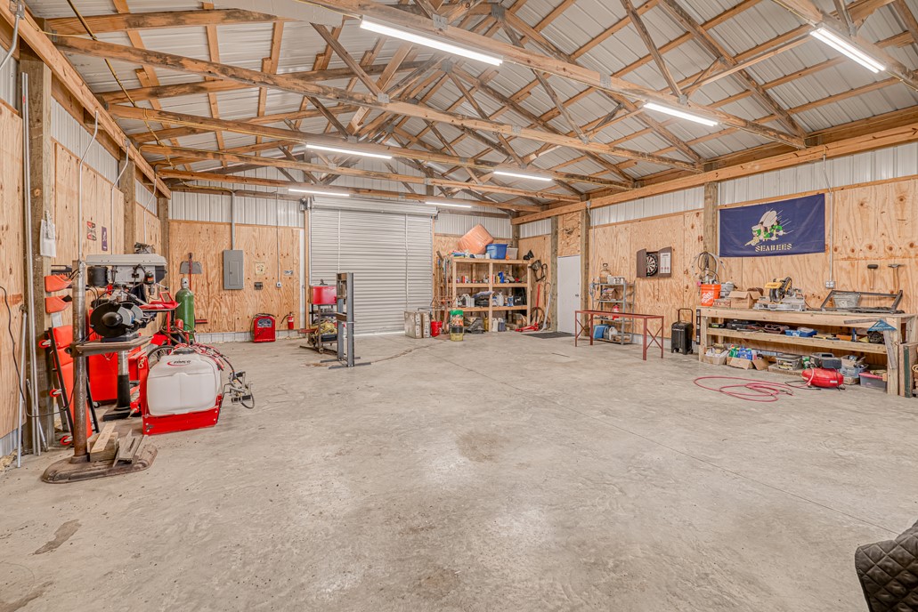 701 W Steele Street , Smiley, TX, 78159 | 8766339 | Realty Texas LLC