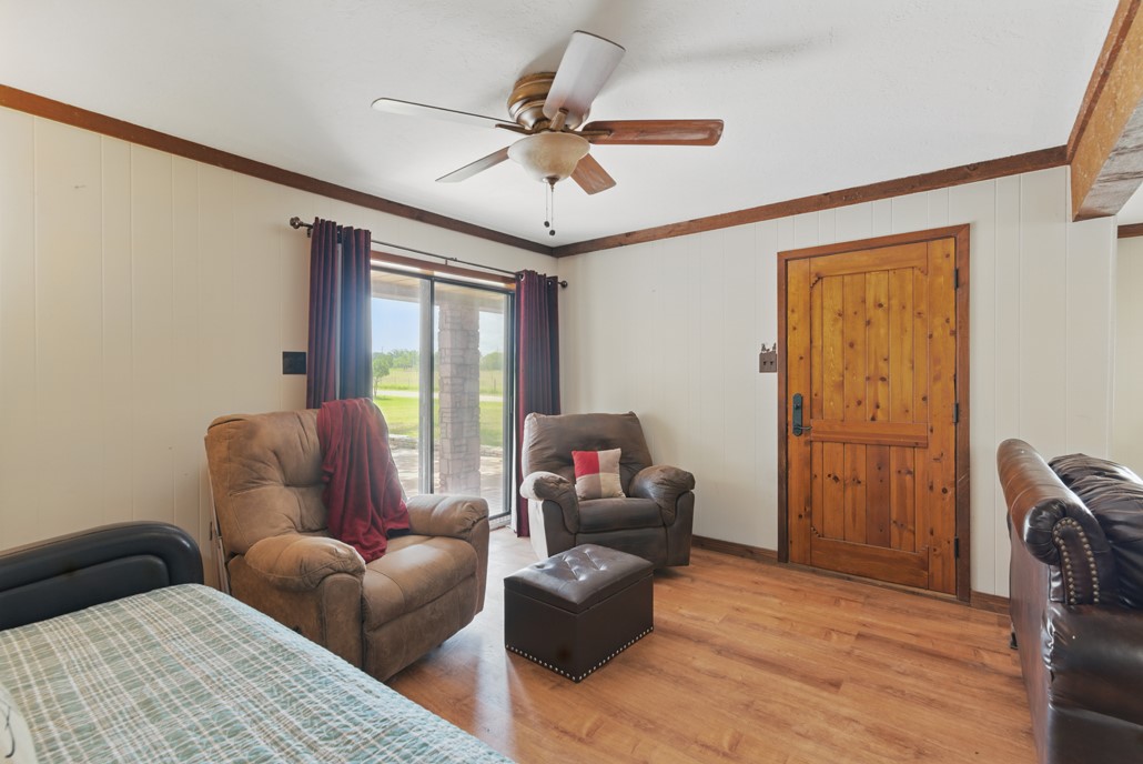 701 W Steele Street , Smiley, TX, 78159 | 8766339 | Realty Texas LLC