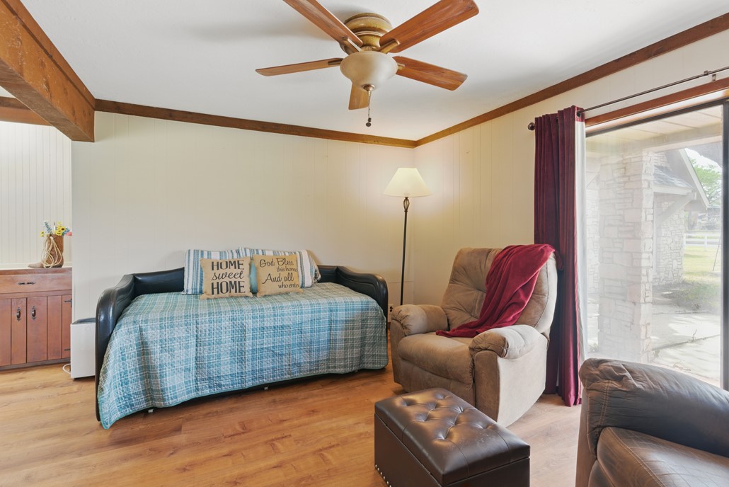 701 W Steele Street , Smiley, TX, 78159 | 8766339 | Realty Texas LLC