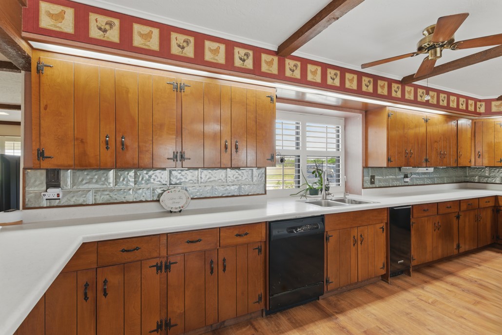 701 W Steele Street , Smiley, TX, 78159 | 8766339 | Realty Texas LLC