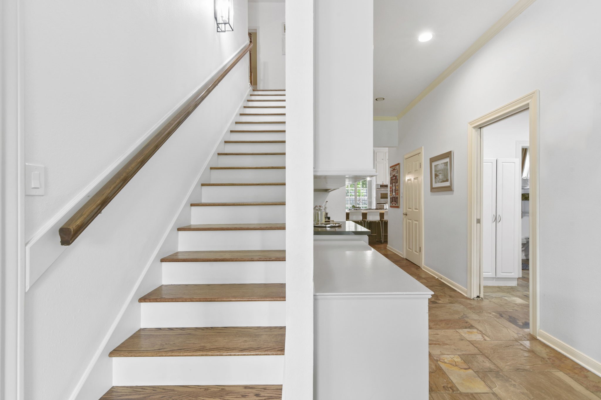 903 Echo Lane , Houston, TX, 77024 | 33379604 | Realty Texas LLC