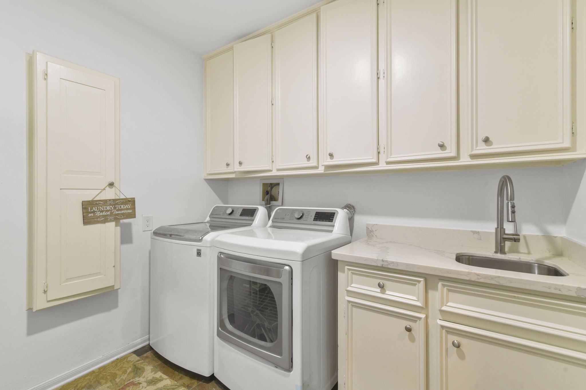 903 Echo Lane , Houston, TX, 77024 | 33379604 | Realty Texas LLC