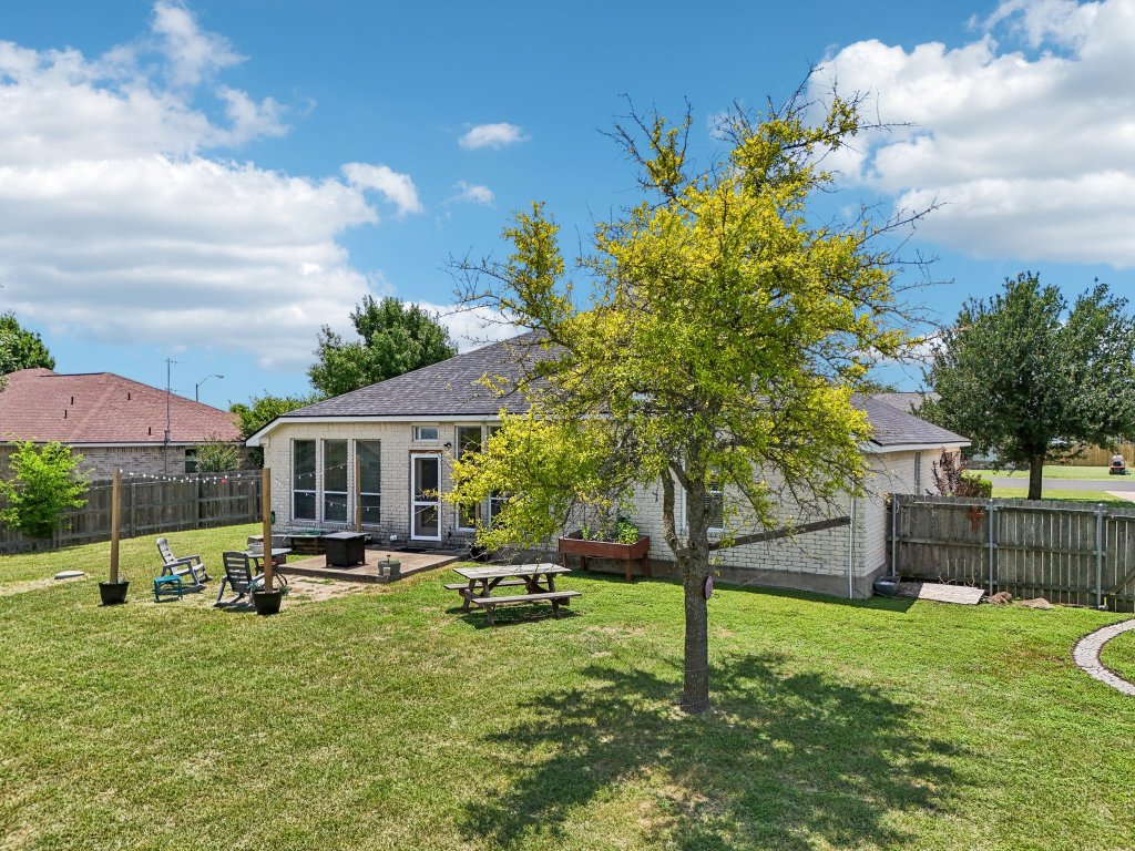401 Rio Grande Avenue , Hutto, TX, 78634 | 5000636 | Realty Texas LLC