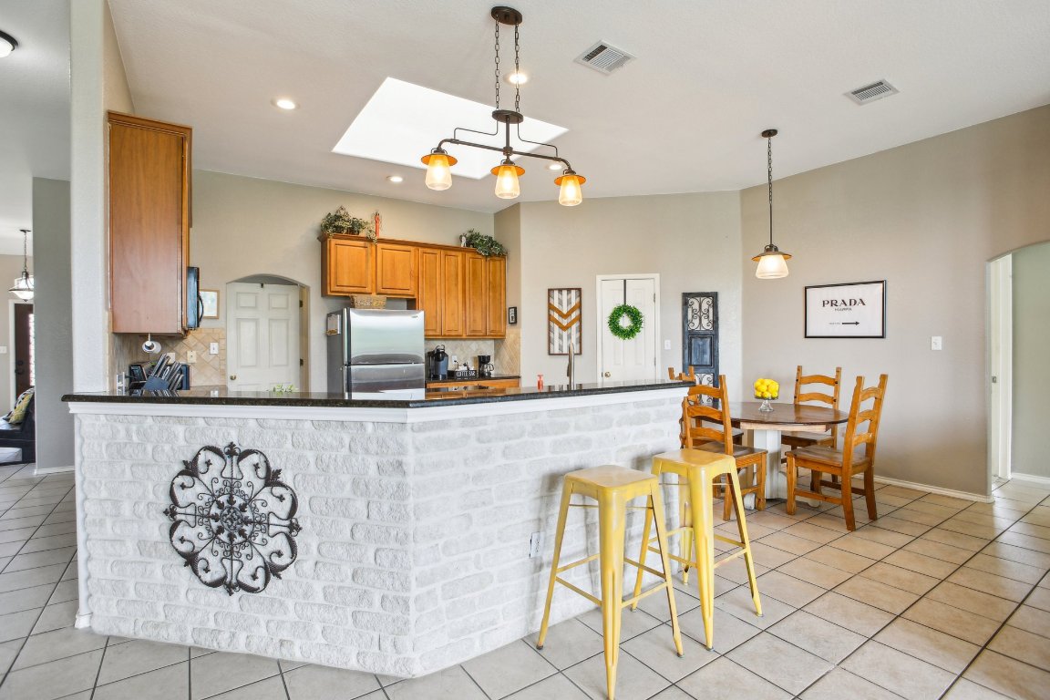 401 Rio Grande Avenue , Hutto, TX, 78634 | 5000636 | Realty Texas LLC
