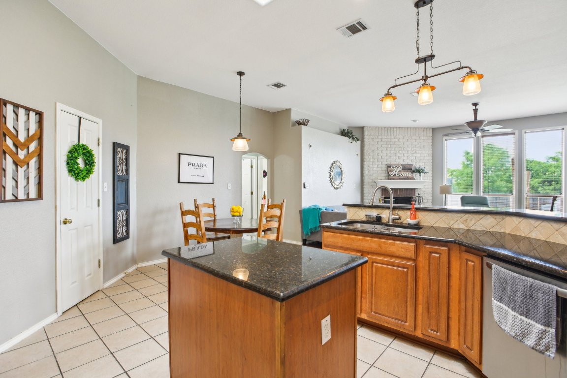 401 Rio Grande Avenue , Hutto, TX, 78634 | 5000636 | Realty Texas LLC