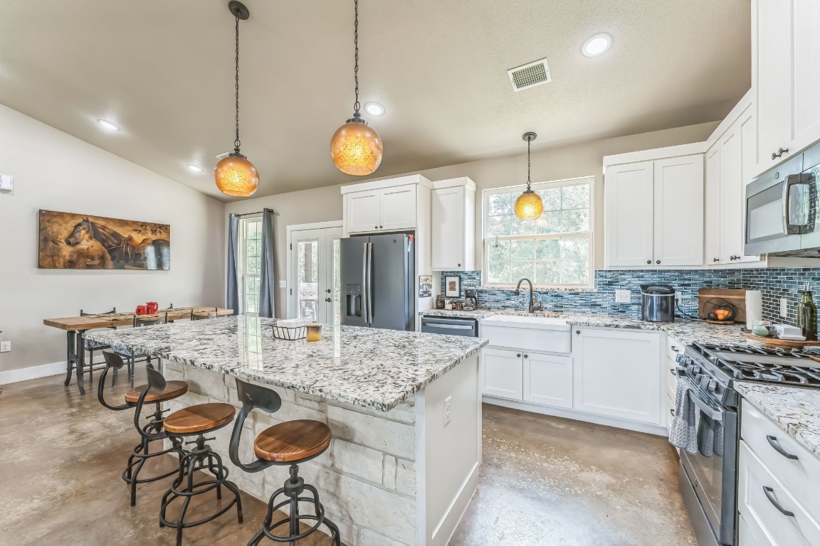2720 County Road 466 , Elgin, TX, 78621 | 7694795 | Realty Texas LLC