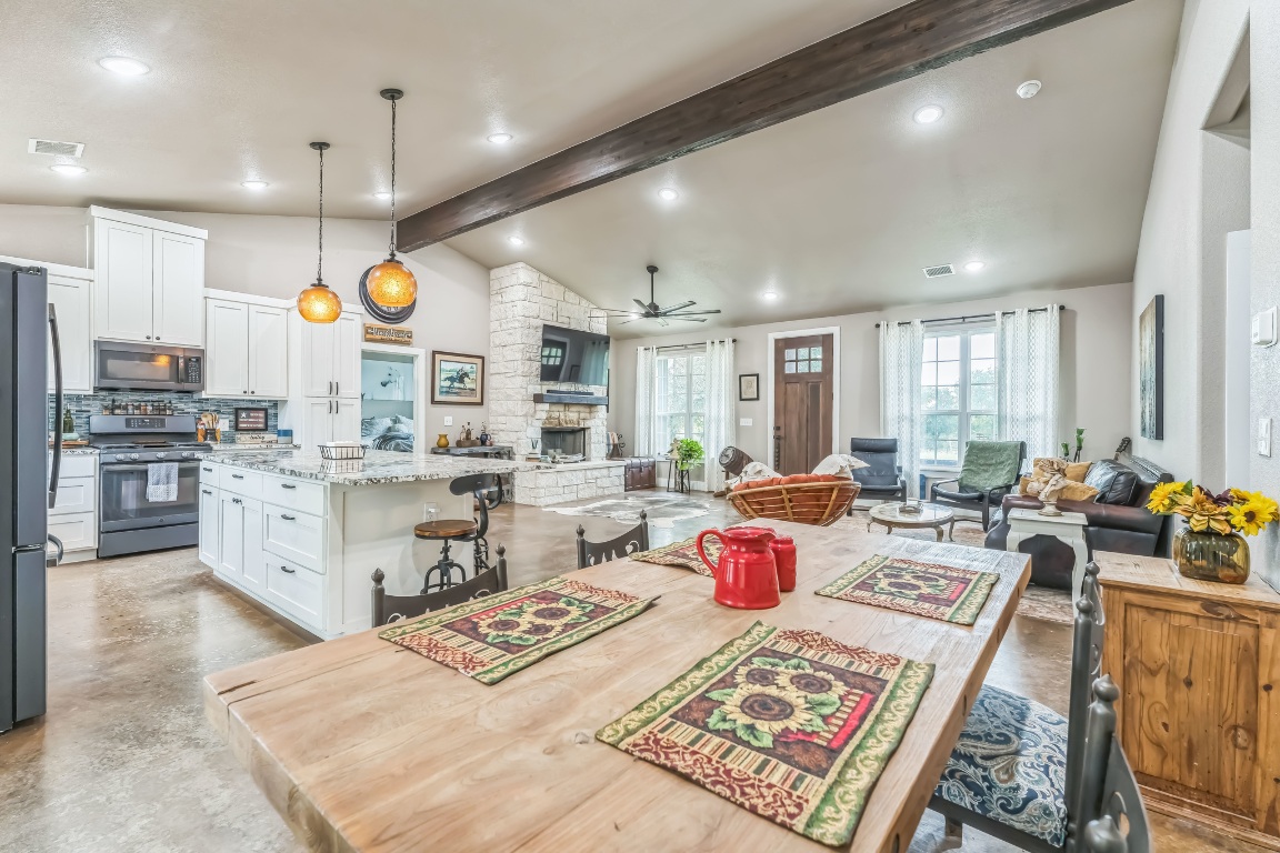 2720 County Road 466 , Elgin, TX, 78621 | 7694795 | Realty Texas LLC