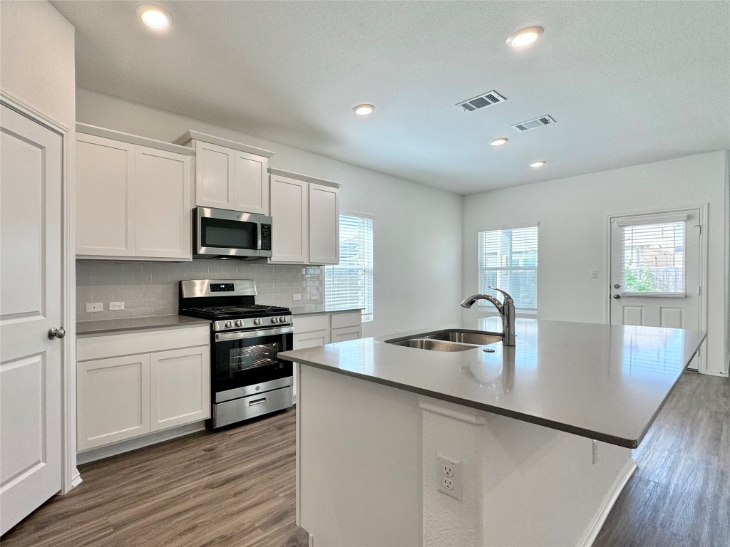1713 Devine Lake Bend , Leander, TX, 78641 | 4944267 | Realty Texas LLC