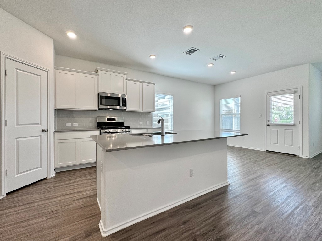 1713 Devine Lake Bend , Leander, TX, 78641 | 4944267 | Realty Texas LLC