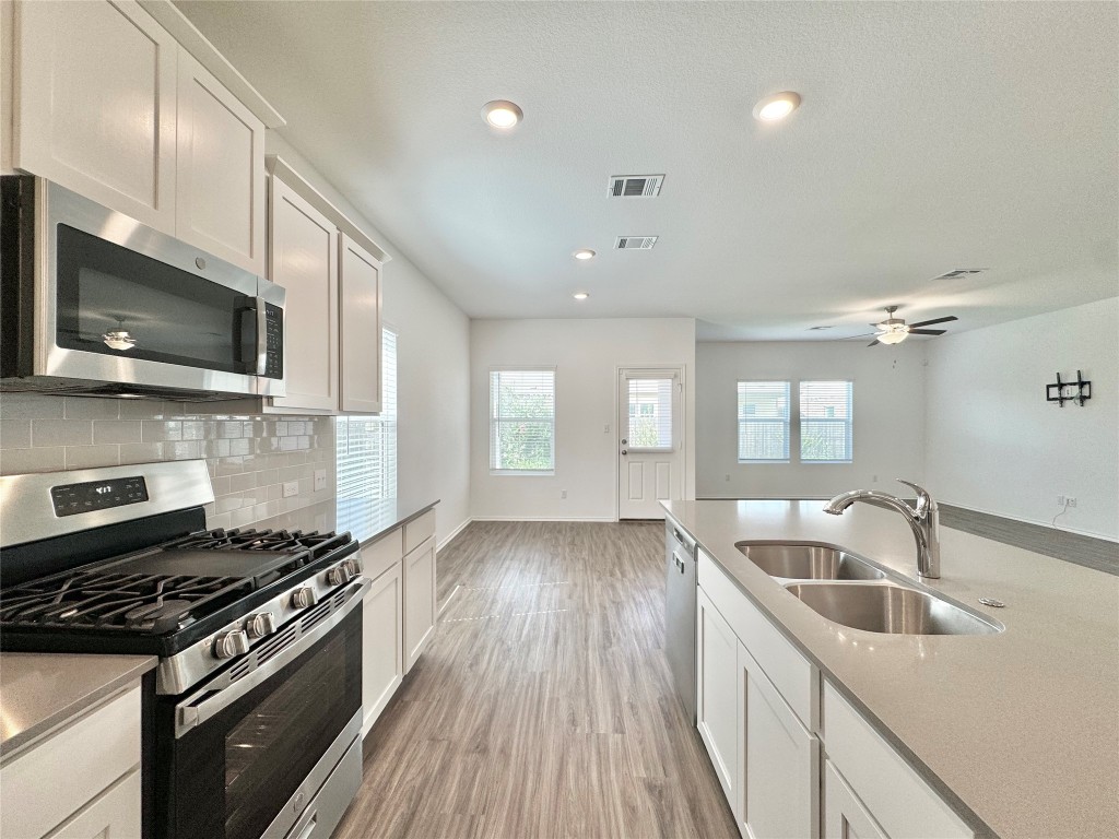 1713 Devine Lake Bend , Leander, TX, 78641 | 4944267 | Realty Texas LLC
