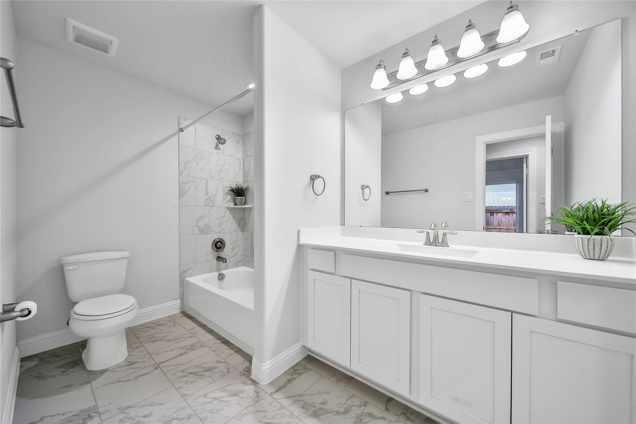 12002 Champions Forest Drive , Mont Belvieu, TX, 77535 | 79151115 | Realty Texas LLC