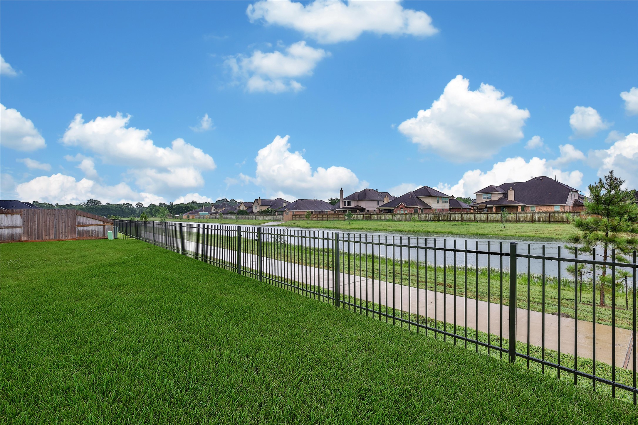 12002 Champions Forest Drive , Mont Belvieu, TX, 77535 | 79151115 | Realty Texas LLC