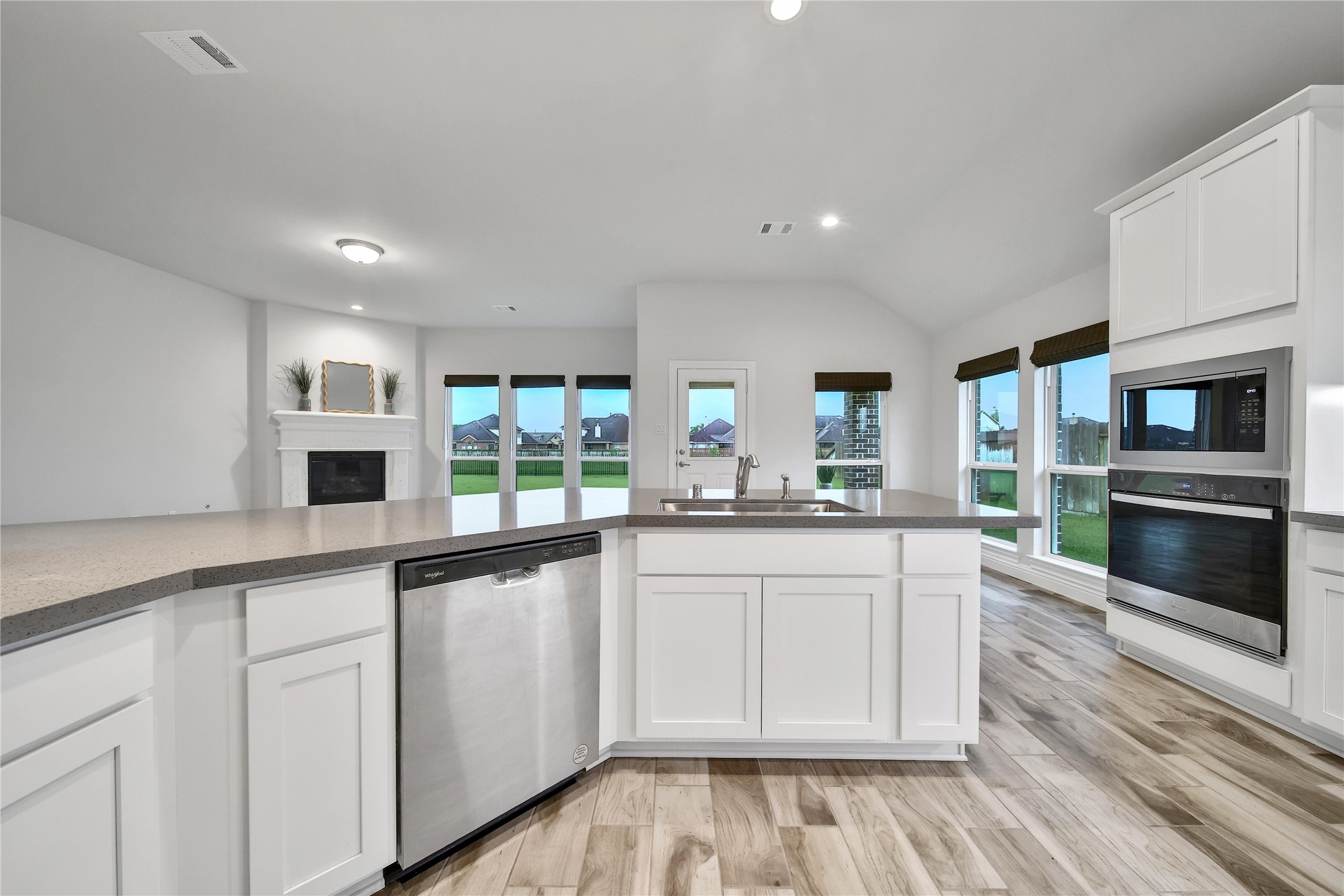 12002 Champions Forest Drive , Mont Belvieu, TX, 77535 | 79151115 | Realty Texas LLC
