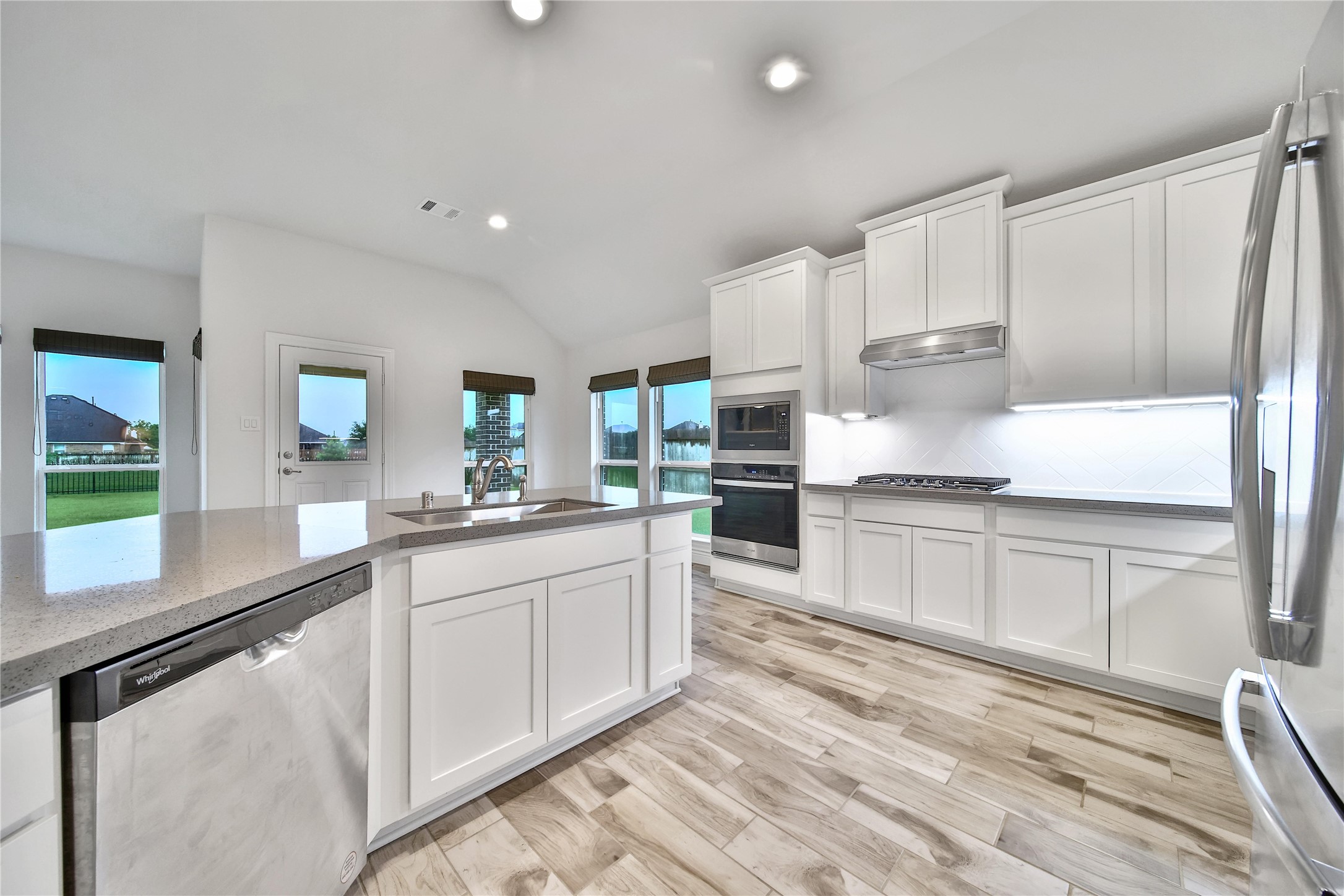 12002 Champions Forest Drive , Mont Belvieu, TX, 77535 | 79151115 | Realty Texas LLC