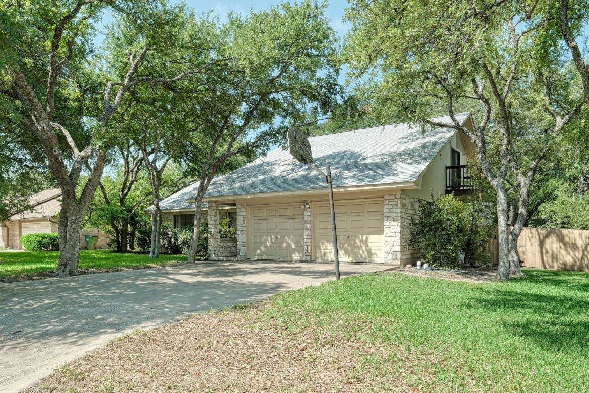 For Sale: 1104 Saint Williams Avenue Blog Image Banner
