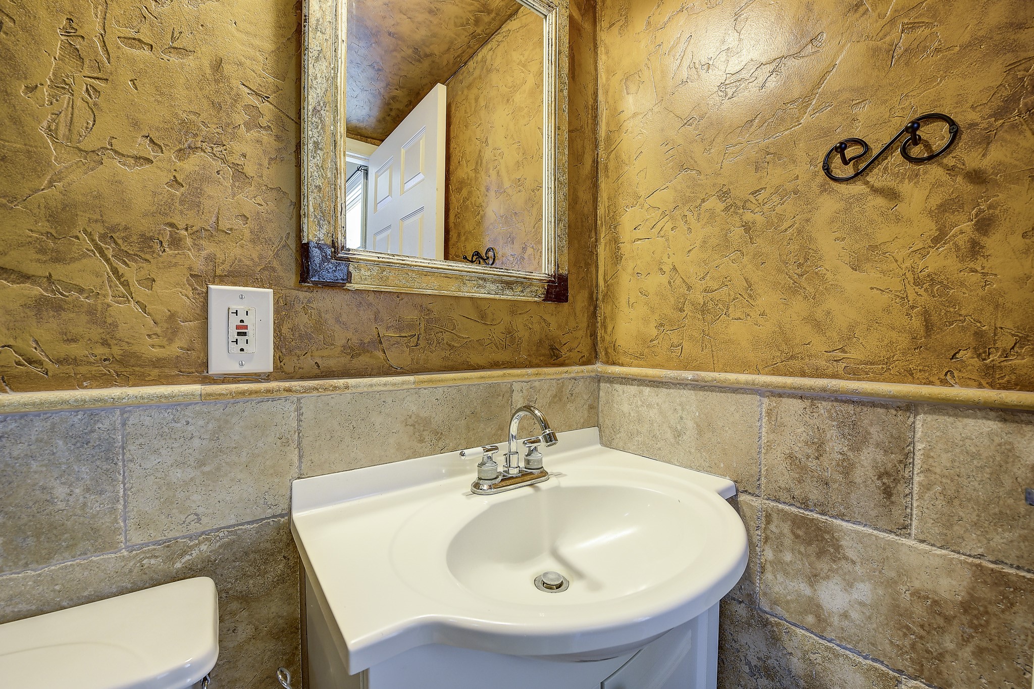 13350 Castleton Drive , Farmers Branch, TX, 75234 | 20953588 | Realty Texas LLC